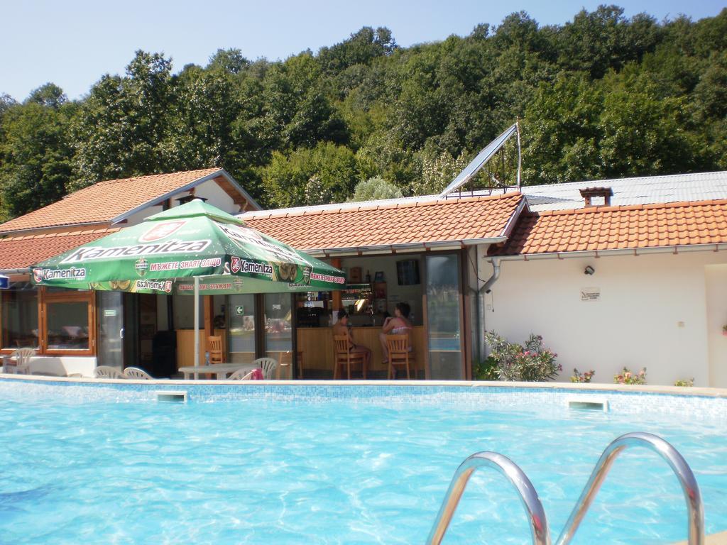 By The River Hotel Complex Balkanets  Екстер'єр фото