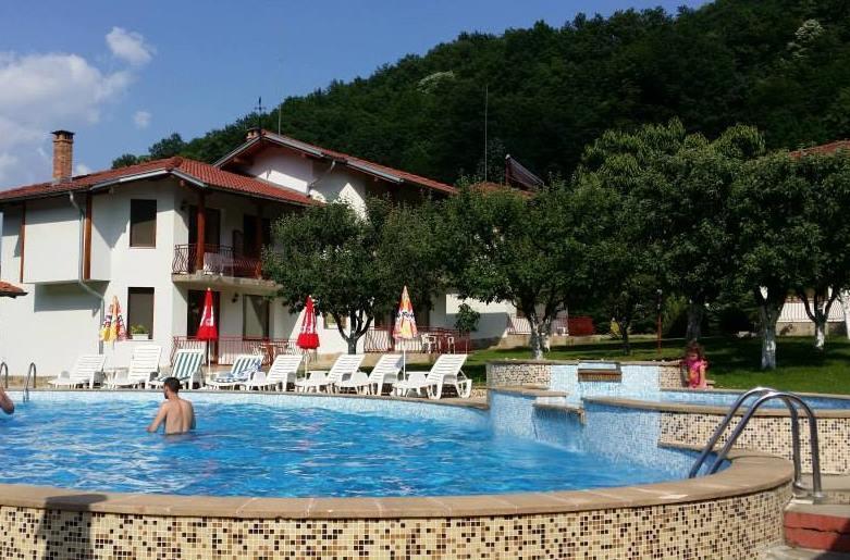 By The River Hotel Complex Balkanets  Екстер'єр фото