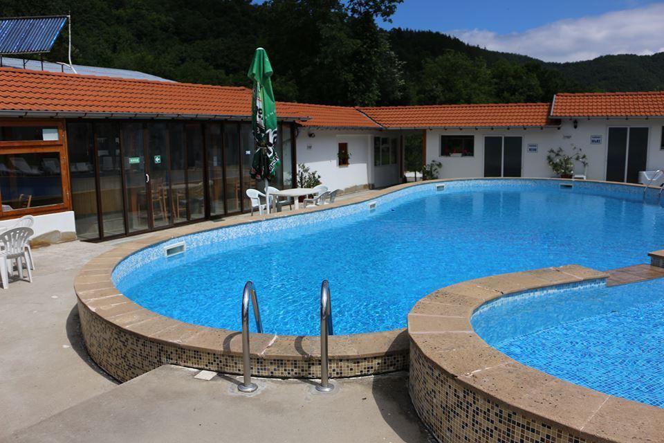 By The River Hotel Complex Balkanets  Екстер'єр фото