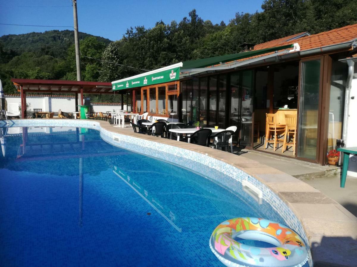 By The River Hotel Complex Balkanets  Екстер'єр фото