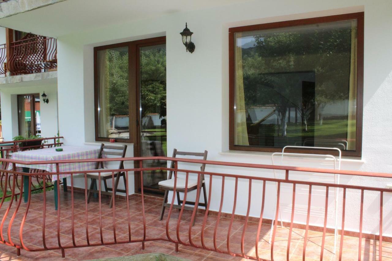 By The River Hotel Complex Balkanets  Екстер'єр фото