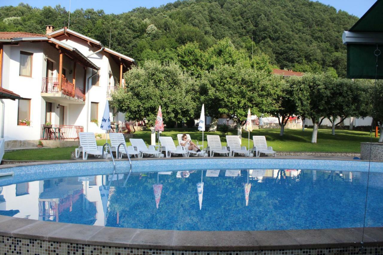 By The River Hotel Complex Balkanets  Екстер'єр фото