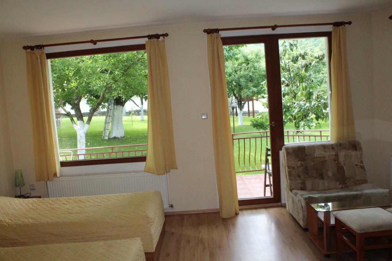 By The River Hotel Complex Balkanets  Екстер'єр фото