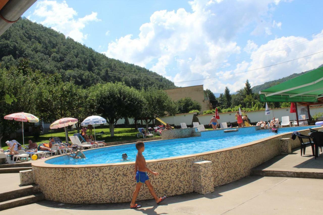 By The River Hotel Complex Balkanets  Екстер'єр фото
