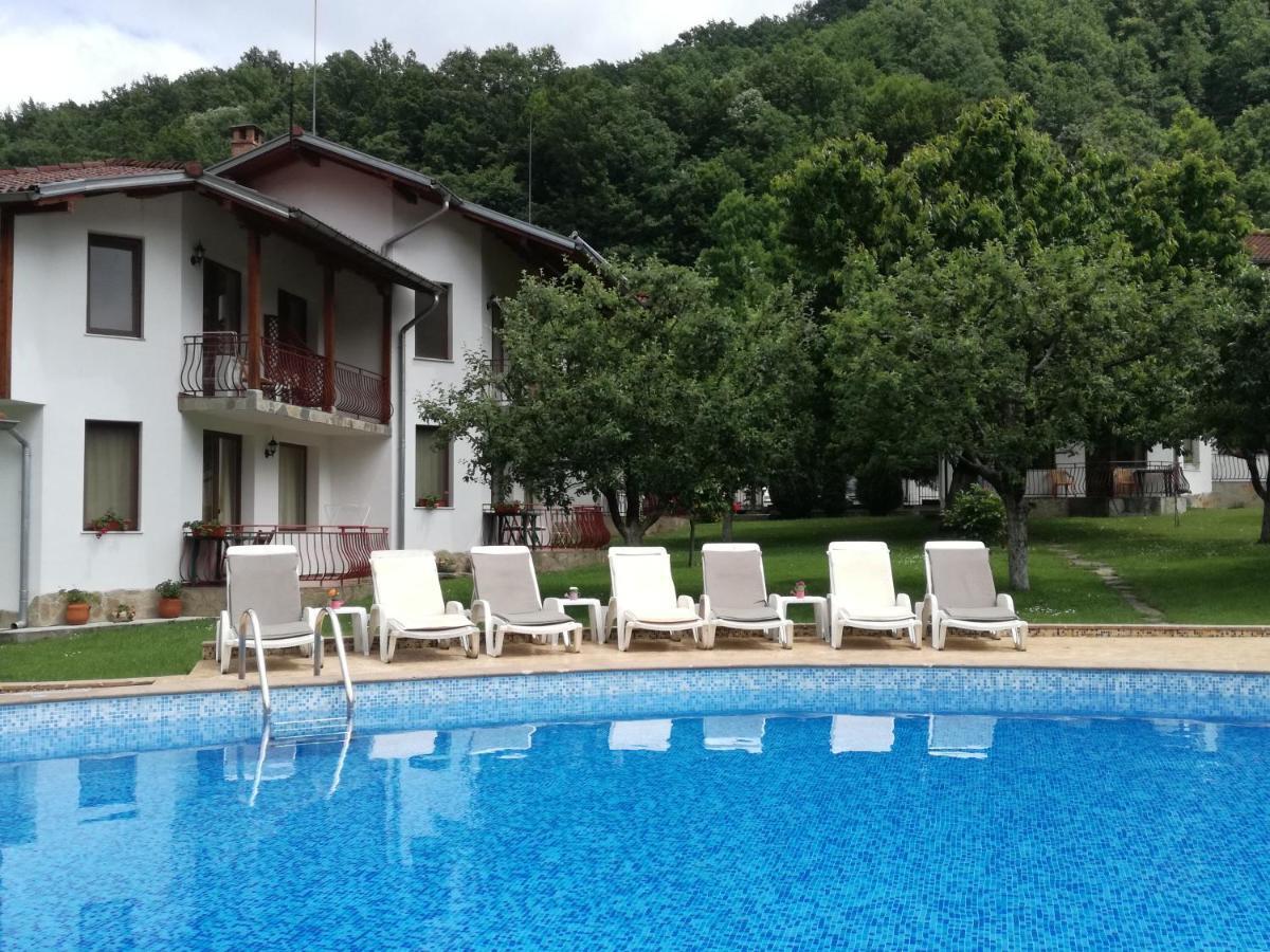 By The River Hotel Complex Balkanets  Екстер'єр фото